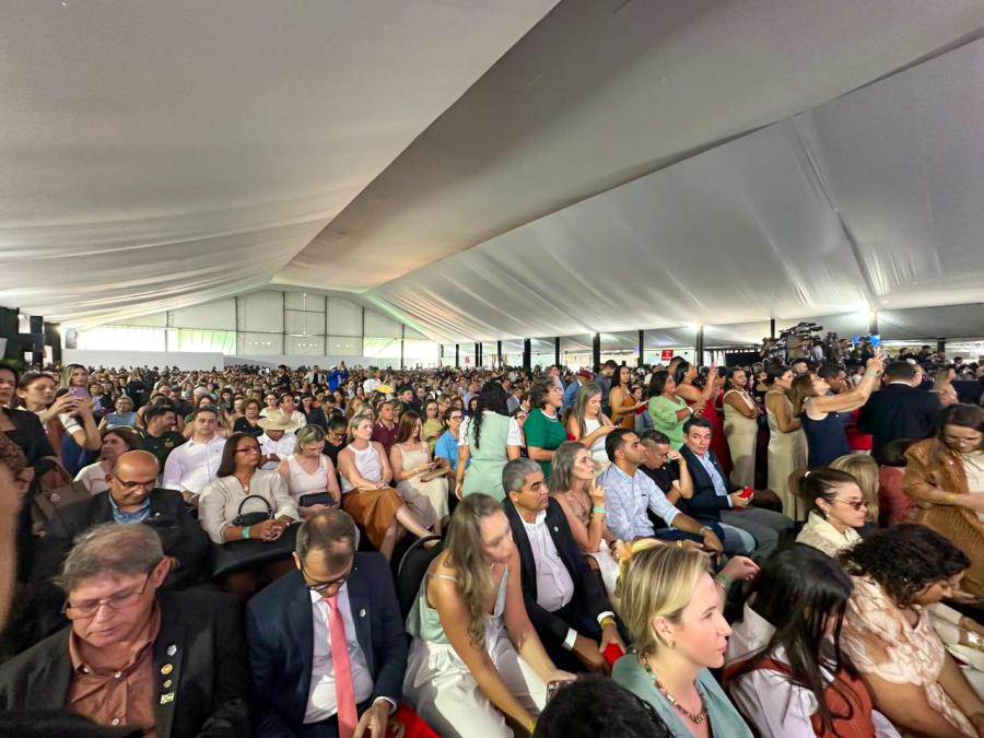 Ricardo Galvão representa Aragarças na premiação nacional do Selo de Alfabetização em Brasília 