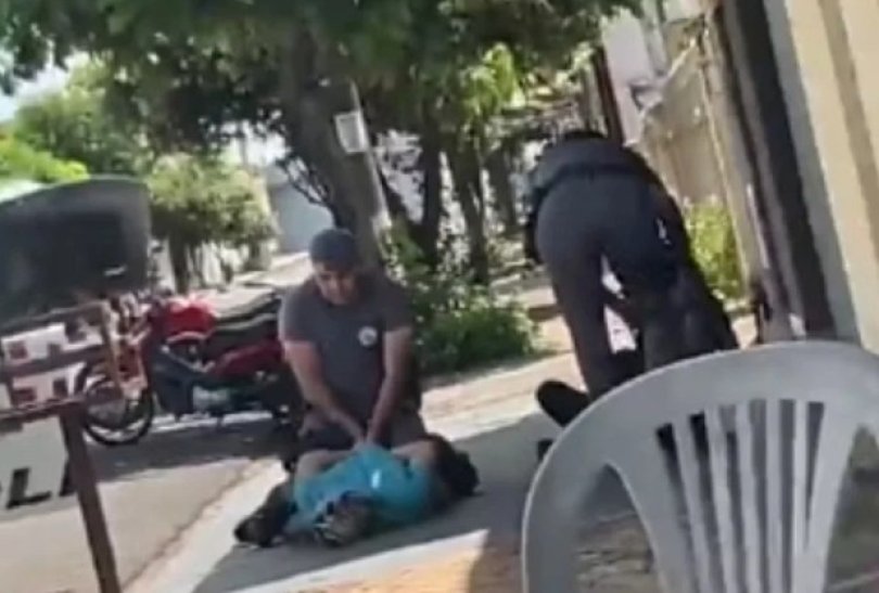 Filha em "saidinha" espanca e esfaqueia idoso de 85 anos até a morte...