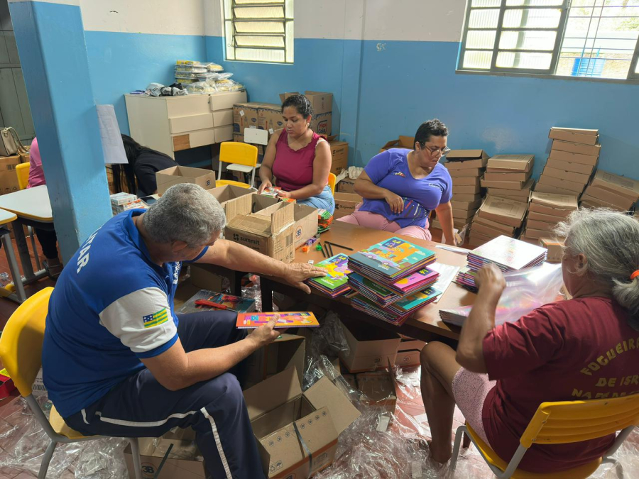 Prefeito Ricardo Galvão garante entrega de kits escolares para alunos da rede municipal de Aragarças