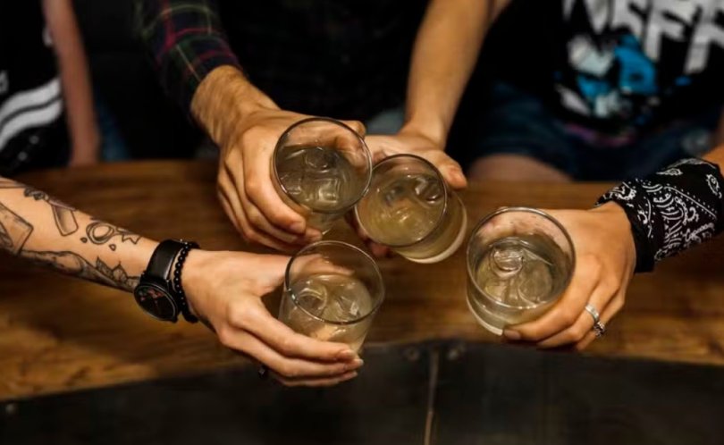 Álcool num fim de semana do mês triplica o risco ao fígado...