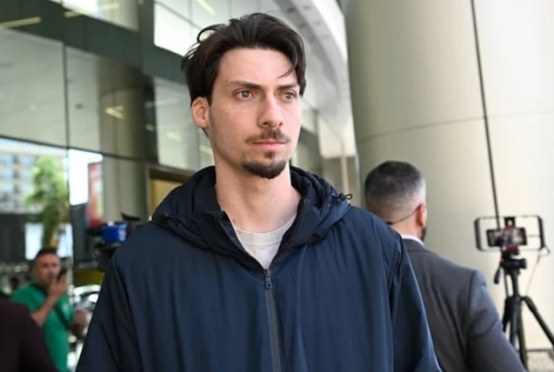 Jair Renan solta indireta após treta entre Eduardo e Nikolas...