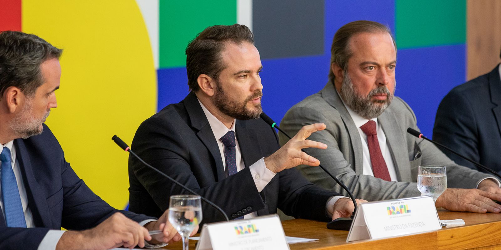 Governo eleva imposto do cigarro para bancar querosene e biodiesel