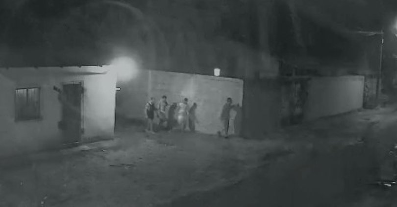 Câmeras registram fuga de 14 presos; PC faz buscas...