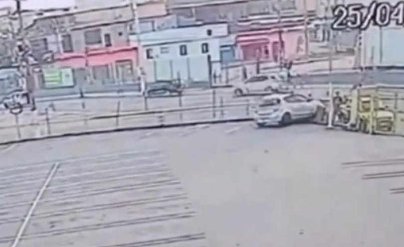 Motorista bêbado invade calçada, atropela e mata vendedor; veja vídeo...