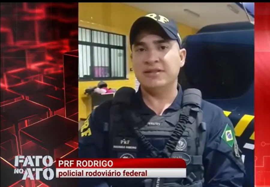 Uma mulher foi presa pela PRF ao ser flagrada transportando entorpecente