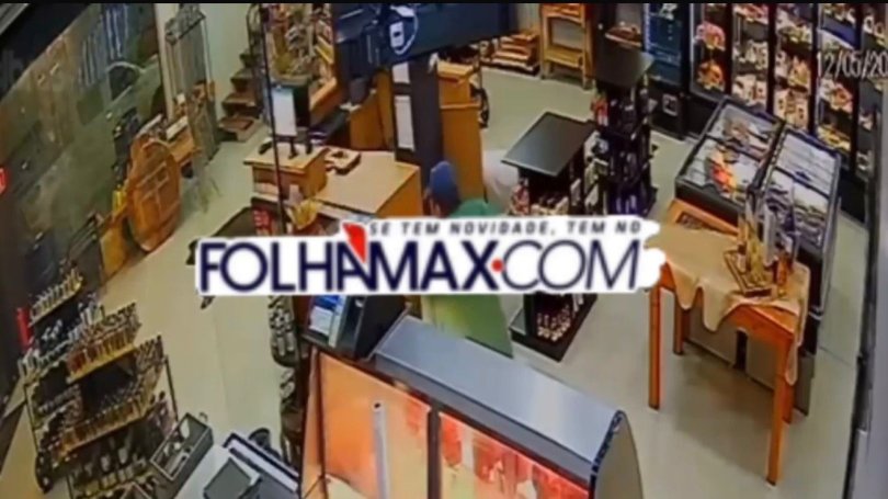 Policial troca tiros com bandidos e evita morte em conveniência em MT; vídeos...