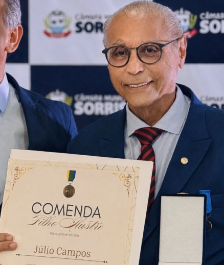 Júlio Campos é homenageado município...