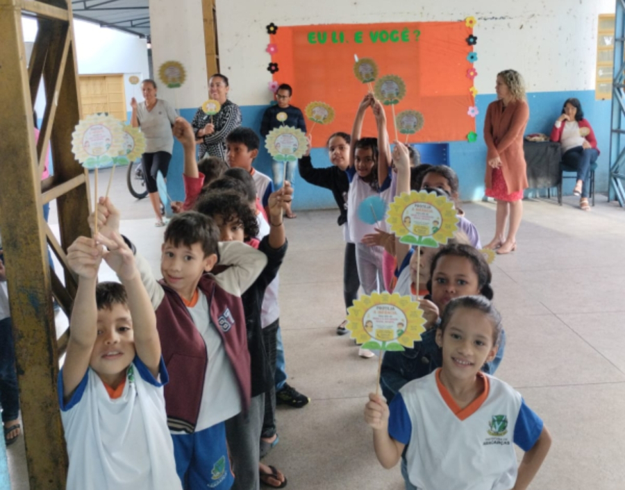 Escola Dom Bosco  promove ação de conscientização e combate ao abuso infantil com participação dos alunos