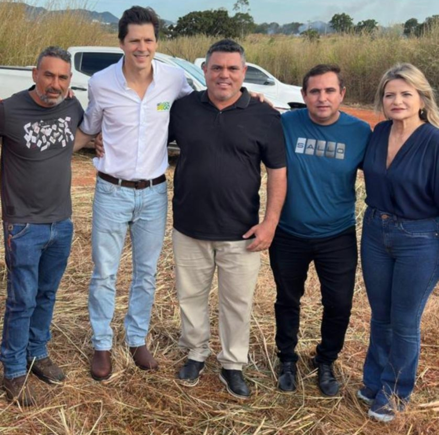 Vice-prefeito Diogo Rezende representa Aragarças em entrega de casas populares em Piranhas
