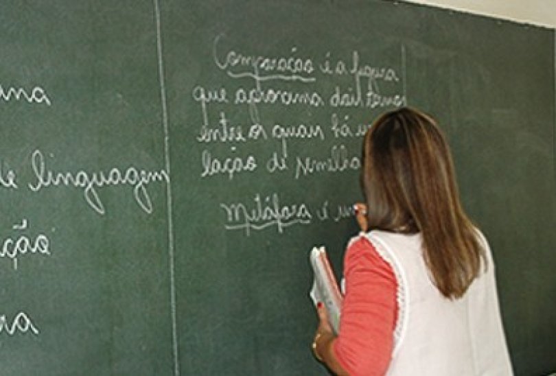 TJ ignora sindicato e nega "extra" para servidores da educação em MT...