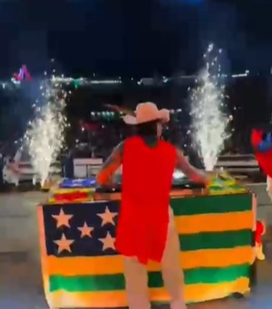  Maiara & Maraisa e o fenômeno Jiraya Uai em Aragarças na Temporada de praia