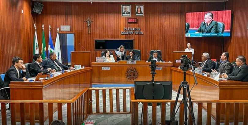 Vereadores citam impacto de R$ 17 mi e tentam vetar cargo comissionado para controlador...