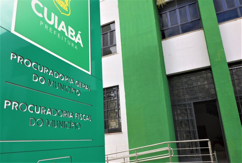 Prefeito nomeia 5 novos procuradores...