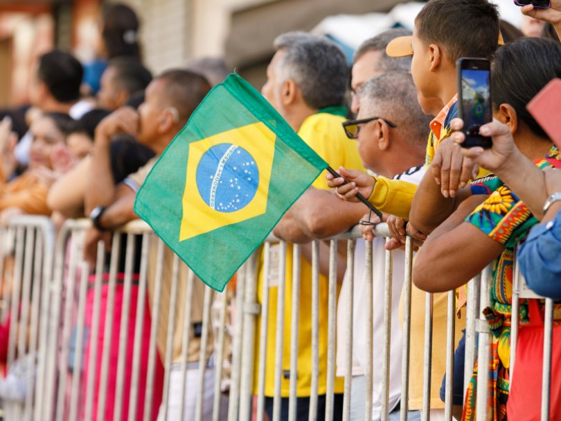 Cuiabá celebra Independência do Brasil com desfile noturno...