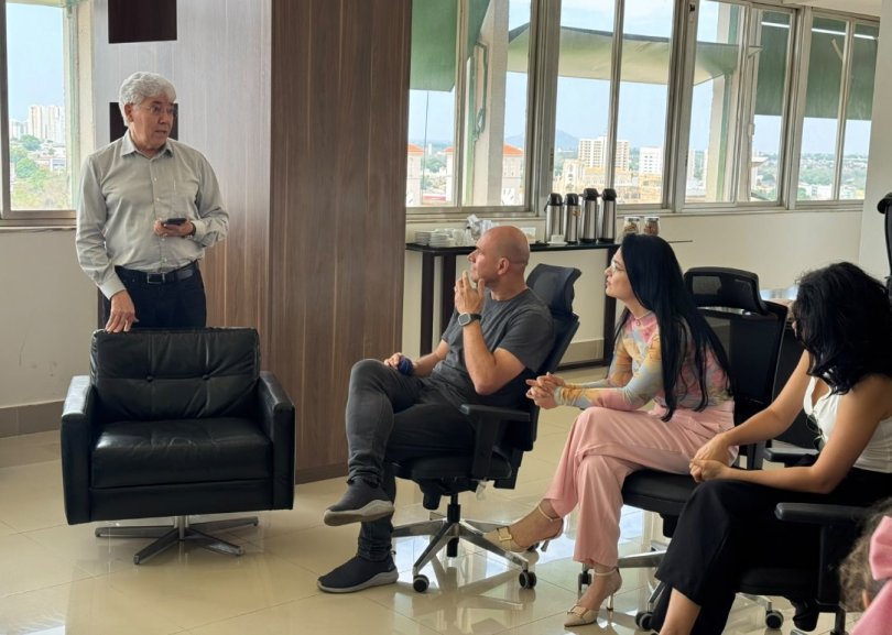 Pastor visita prefeito de Cuiabá...