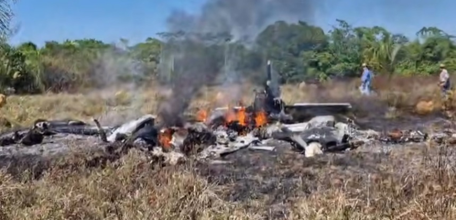 Queda de avião deixa três mortos na zona rural de Água Boa