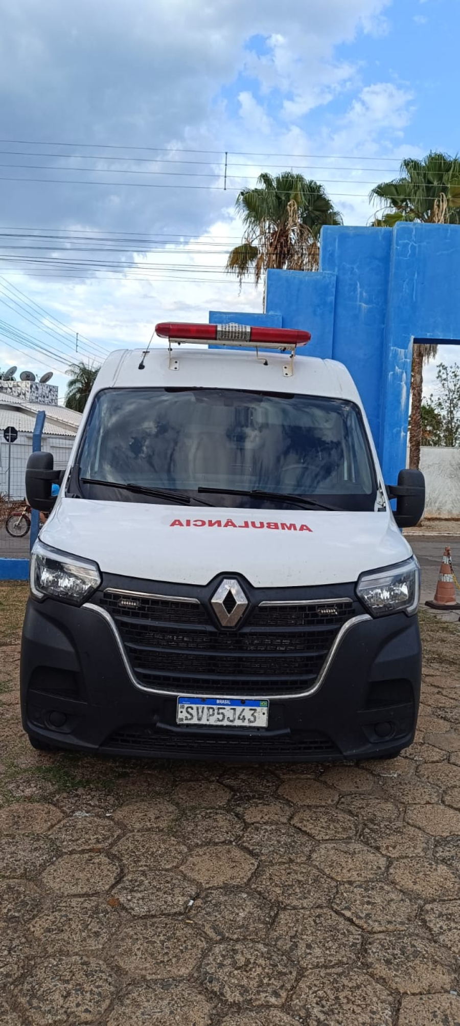 Prefeito Ricardo Galvão anuncia substituição imediata de ambulância danificada
