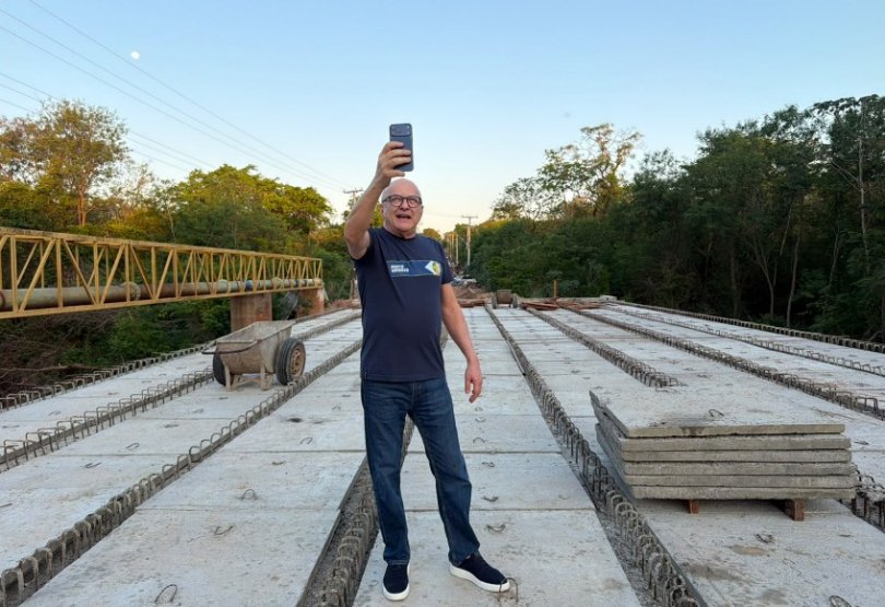 Pivetta grava vídeo e mostra avanço de ponte em Cuiabá...
