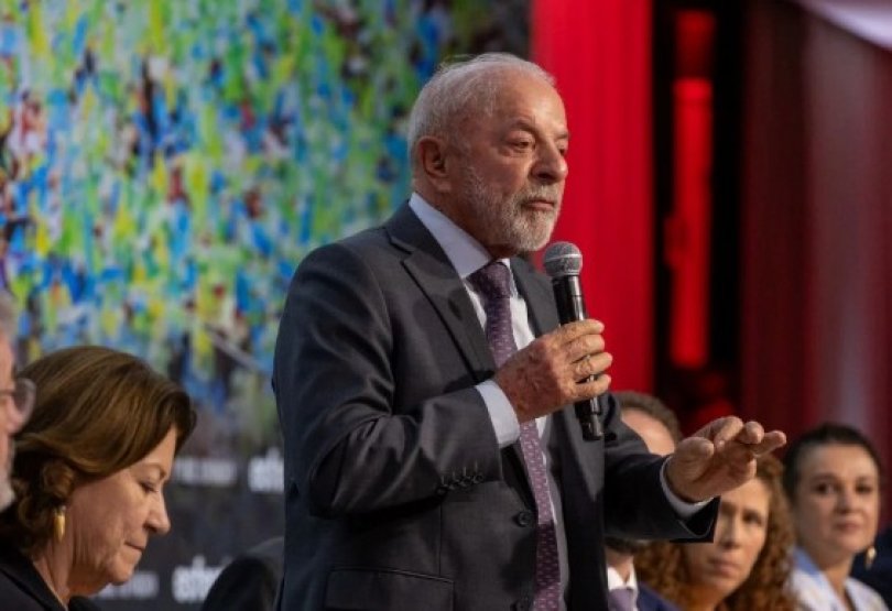Lula diz à sua campanha que não irá a debate da Globo...