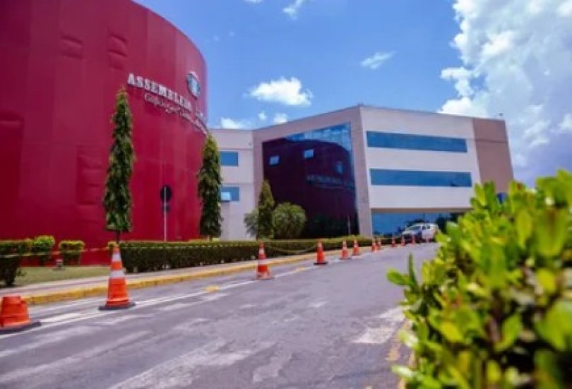 TJ barra promoção e aumento para servidores sem concurso na AL...