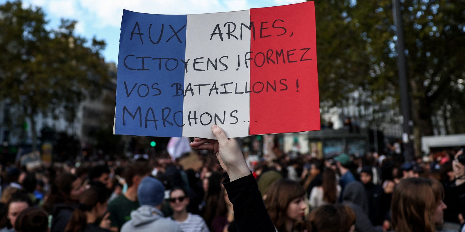 Protestos na França ocorrem sob forte esquema de segurança